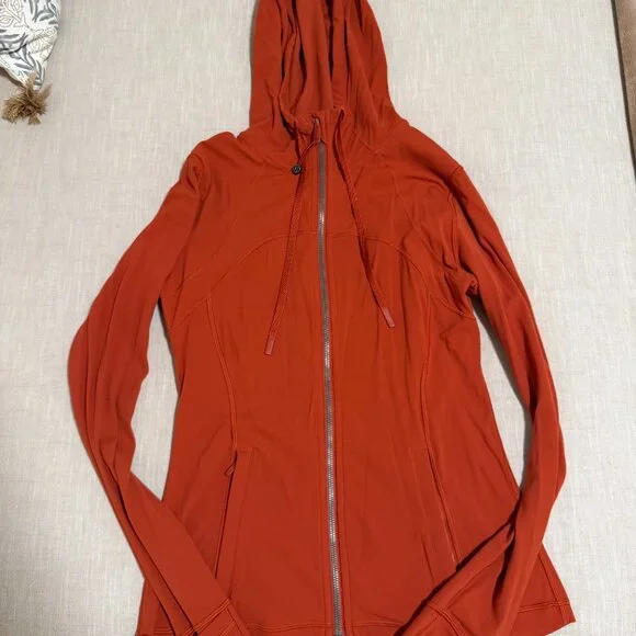 lululemon athletica Hooded Define Jacket Nulu Size 8 in Cayenne - Picture 3 of 9